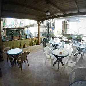 https://hotel-colombo-naples.hotels-amalfi.com