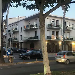 https://eliton-luci-del-golfo.in-sardinia.net